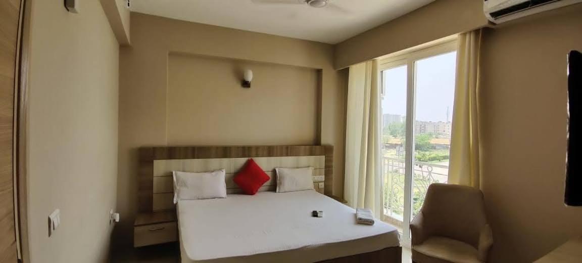 Dubey Homestay - 500 Meter From Temple Vrindavan Exterior photo
